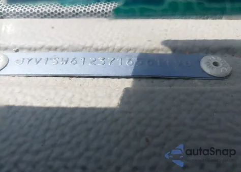 2007 Volvo V70 2.4 из США, поврежденный, VIN YV1SW612371656119